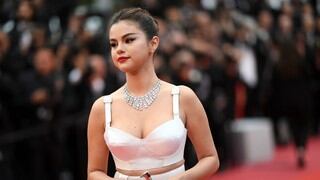 Selena Gomez publicó en Instagram su nuevo tatuaje en el cuello 