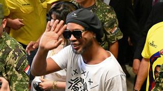 Ronaldinho bajo custodia hasta que Fiscalía paraguaya decida sobre detención 