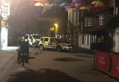 Reino Unido: Policía acordona restaurante en zona donde envenenaron a los Skripal