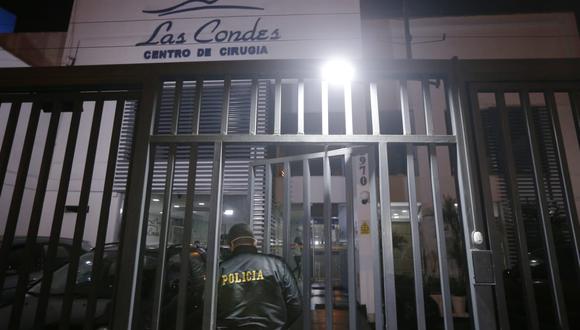 Los representantes de la clínica señalaron que solo alquilaron el espacio. La policía se encuentra ene l lugar realizando las investigaciones. (Foto: Andrés Paredes / @photo.gec)