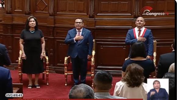 Martha Chávez, Alberto Otárola y Arturo Alegría a la cabeza de la ceremonia por los 30 años de la Constitución. (Congreso de la República)