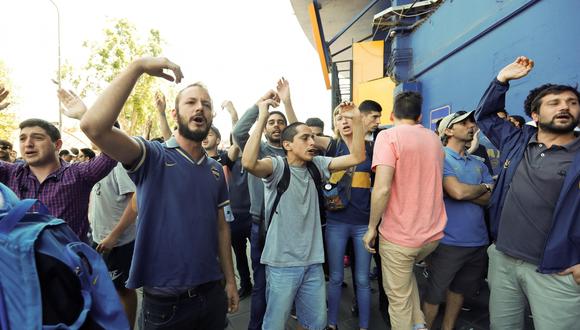 Protesta en la calle Brandsen. (Foto: EFE)