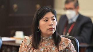 Betssy Chávez asegura que se allana a impedimento de salida del país y anuncia viaje a Tacna