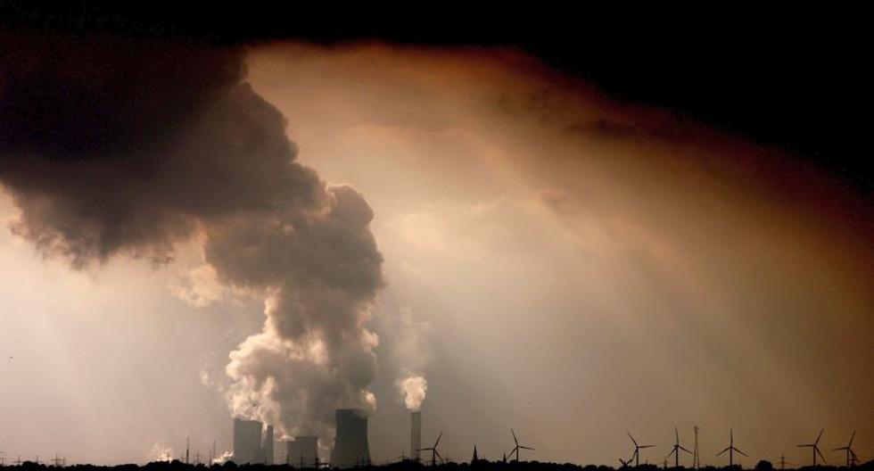 Imagen referencial de contaminación producida por fábricas en Alemania. (Foto: EFE)