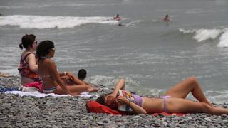 Contra el cáncer de piel: despistaje en playa Makaha se inicia este viernes