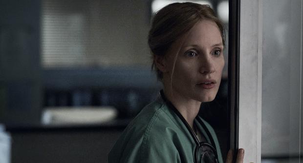 Jessica Chastain in a scene from "The Good Nurse" Photo: Cr. JoJo Whilden / Netflix