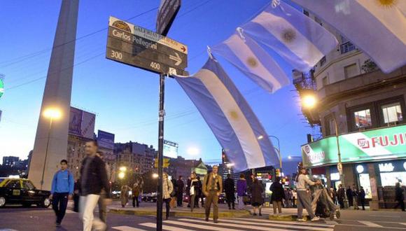 Argentina está sumida en una grave crisis financiera, incertidumbre política, economía recesiva, alta inflación, reprogramación de amortización de deuda y restricciones cambiarias. (Foto: AFP)