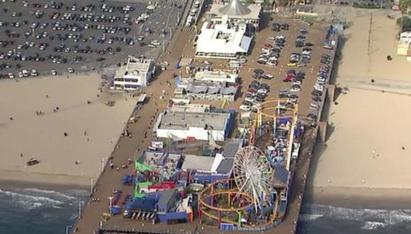 Las autoridades ordenaron evacuar el muelle de Santa Mónica en California. (Foto: Twitter)