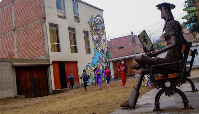 Imagen de Don Quijote de la Mancha, en el barrio de Puente Piedra a 30 kilómetros al norte del centro de Lima, Perú. (Foto: Andina)