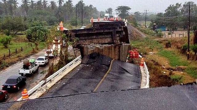 México: fuerte terremoto derriba un puente en Guerrero - 1