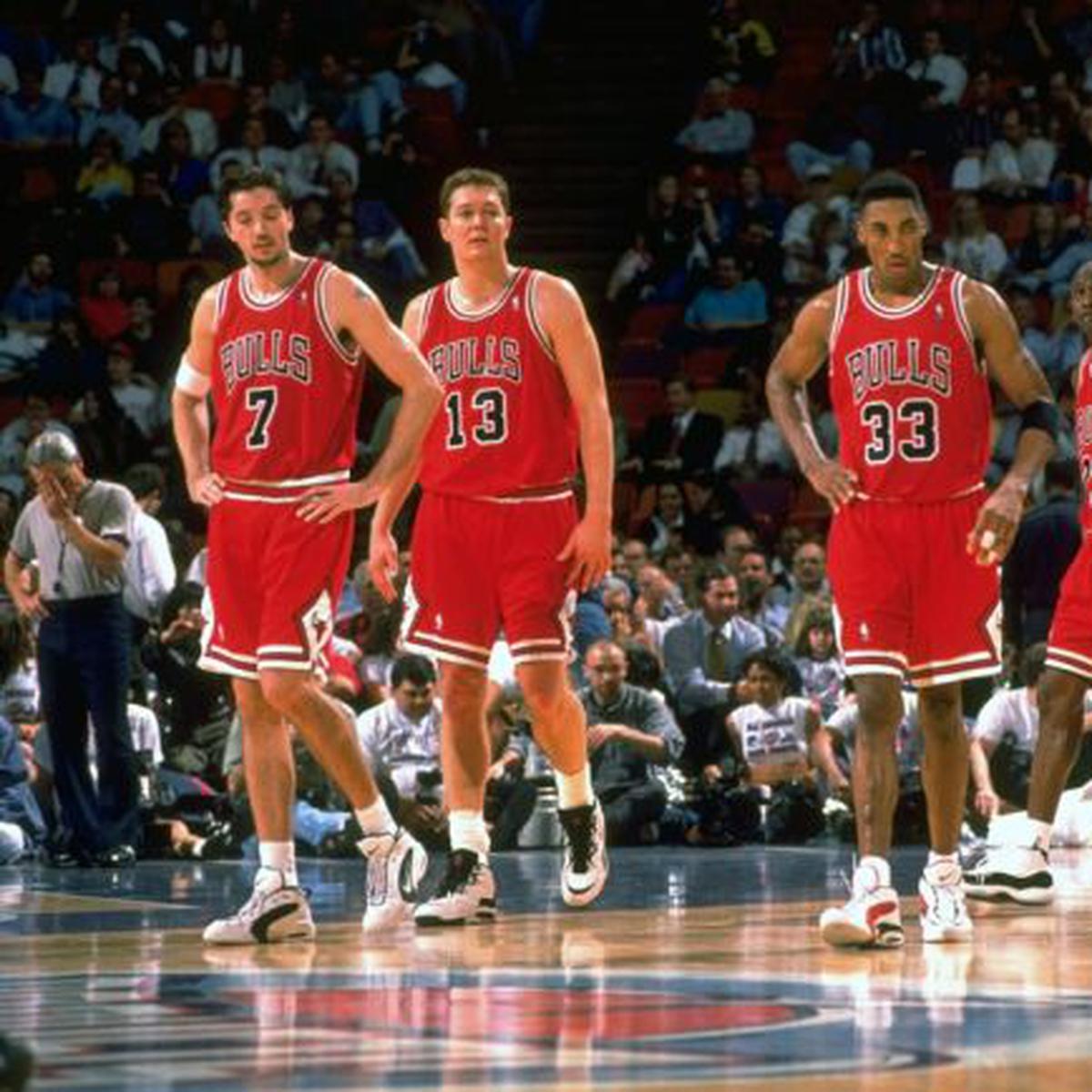 Сильные баскетбольные команды. Команда Чикаго Буллз с Майклом Джорданом.
