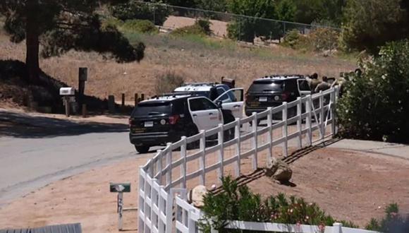 Varios policías acudieron al lugar luego de recibir reportes de varias personas baleadas poco antes de las 11 de la mañana en la estación de bomberos 81, a unos 72 kilómetros al norte de Los Ángeles, de acuerdo con un comunicado del sheriff del condado. (Foto: The Orange County Register via AP)