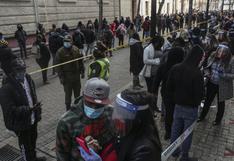 Largas filas: tres millones de personas solicitan retiro del 10% de su AFP en primer día en Chile 