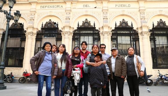 Familiares de pacientes pediátricos con insuficiencia renal crónica pidieron a la Defensoría del Pueblo que intermedie para que los menores no se queden desatendidos (Foto: Alessandro Currarino).