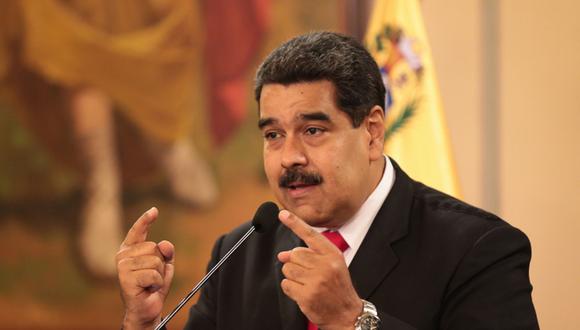 El pasado sábado, cuando Maduro finalizaba un discurso en una parada militar, detonaciones interrumpieron abruptamente el acto. De inmediato acusó a Santos de estar detrás del incidente. (EFE)