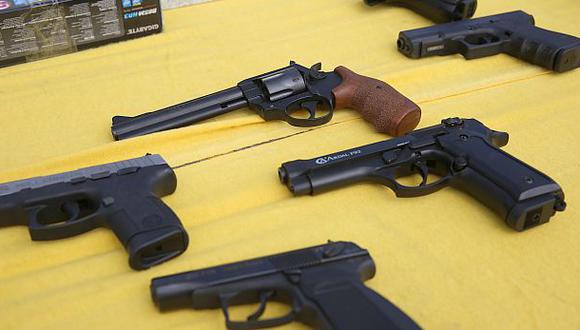 Sucamec revocará más de 1.500 licencias de armas a presos