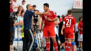 FOTOS: Pep Guardiola discutió con Claudio Pizarro en goleada del Bayern Múnich