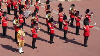 Banda del ejército británico sorprende al tocar tema de los ‘Vengadores’ en el cumpleaños de la reina Isabel II [VIDEO]