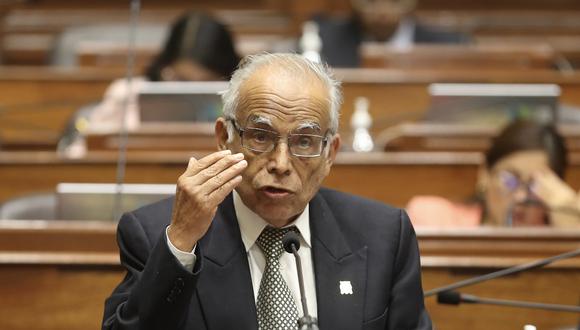 El presidente del Consejo de Ministros respondió de esta manera a Patricia Chirinos y a Carlos Anderson, quienes lo criticaron durante el debate por su interpelación. (Foto: Congreso)