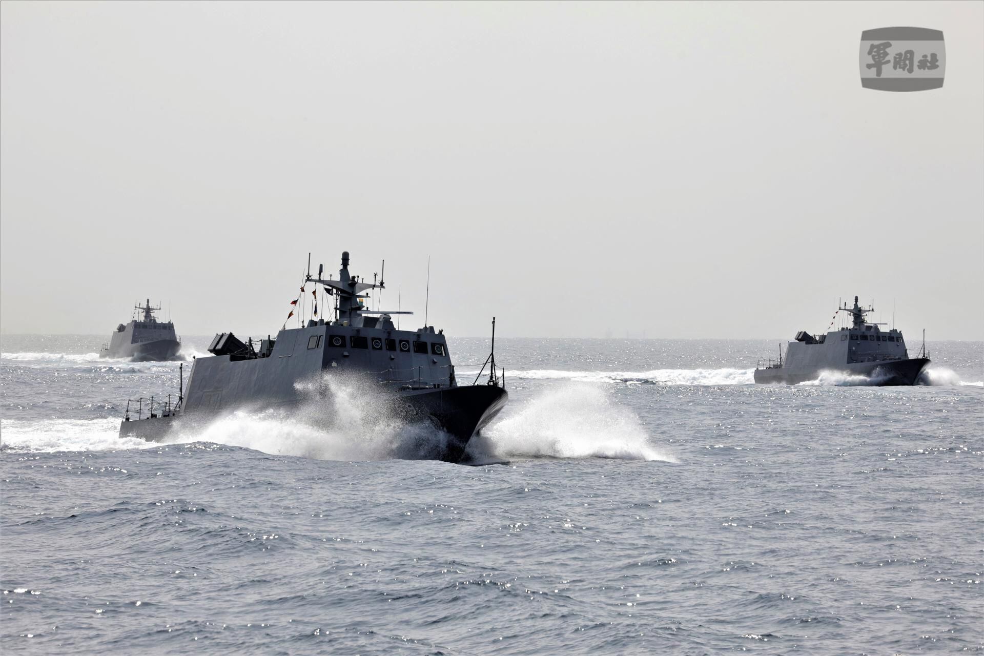 A photo provided by Taiwan's Ministry of Defense shows FACG (Fast Attack Craft, Guided Missile) ships of the Taiwan Navy sailing in an undisclosed location, on April 10, 2023. (EFE).