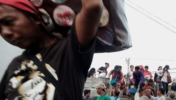 Filipinas: Evacúan a miles por llegada de tifón Nock-Ten