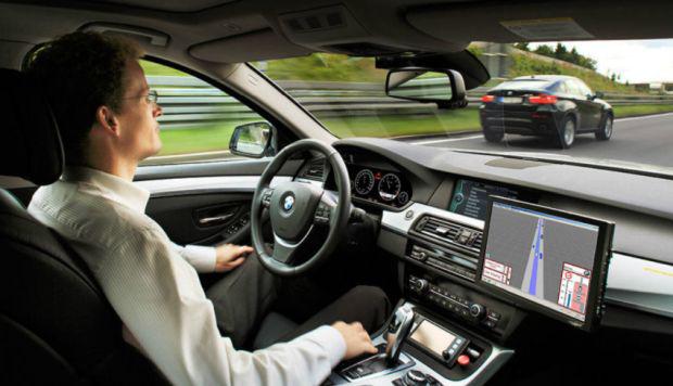 Los autos autónomos permiten viajar sin conducir. (Foto: BMW)