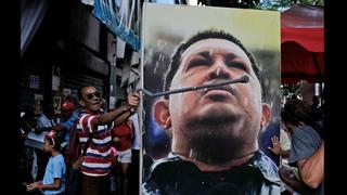 Chavistas furiosos por retiro de cuadros de Chávez [FOTOS]