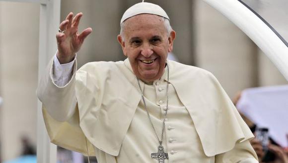 Francisco: "Juan Pablo II y Juan XXIII actualizaron la Iglesia"