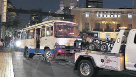 La comuna limeña promete reforzar el programa de chatarreo para renovar el parque automotor. (Foto: Hugo Pérez / Archivo)