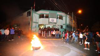Vecinos y familiares de niña asesinada en Barranca se enfrentan a PNP