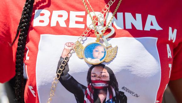 Una prima de Breonna Taylor marcha durante una protesta en St. Paul, Minnesota, el 12 de julio de 2020. (Foto de Amanda Sabga / AFP).