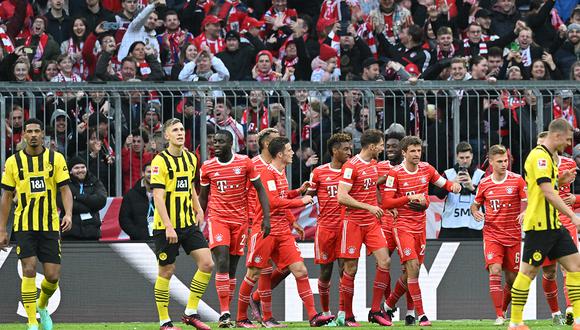 El portero de Borussia Dortmund pifió el balón y este entro en su portería sin mayor obstáculo. Luego, Thomas Müller marcaría un doblete | AFP