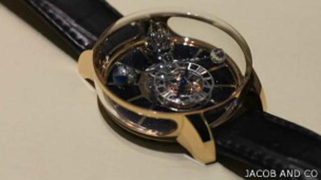 5 diseños extravagantes que dejó la feria mundial de relojes - 3