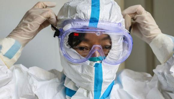 Médicos y científicos lucharon para contener la pandemia en Wuhan. (GETTY IMAGES)