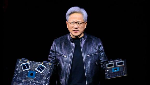 El CEO de NVIDIA, Jensen Huang, presenta nuevos productos de la compañía durante la Conferencia para la Era de la IA que tuvo lugar el 18 de marzo del 2024.