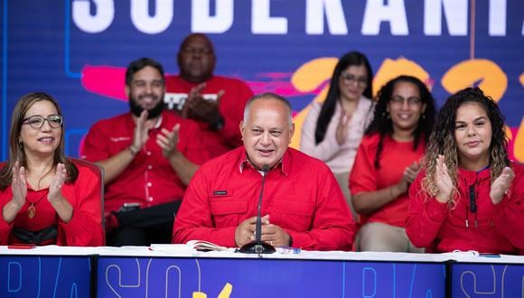 El líder chavista Diosdado Cabello habla durante una rueda de prensa del Partido Socialista Unido de Venezuela (PSUV). (EFE/ Rayner Peña R.).