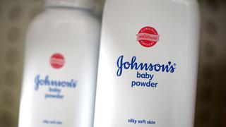 Johnson & Johnson retira un lote de talco para bebés en EE.UU. por aparición de amianto