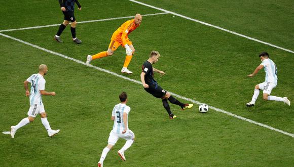 Ivan Rakitic marcó el último tanto en el Argentina vs. Croacia. El volante del Barcelona anotó ante la pasividad de la defensa albiceleste. (Foto: Reuters)