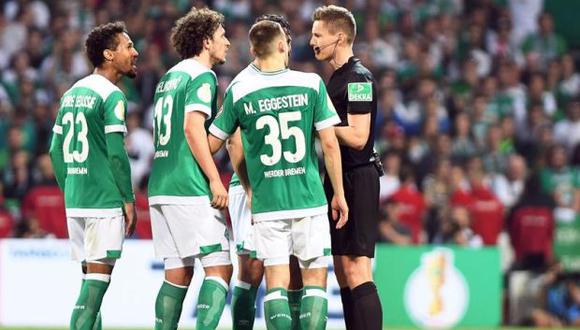 Bayern Múnich se impuso 3-2 a Werder Bremen y clasificó a la final de la Copa de Alemania, tras un polémico penal transformado en gol por Robert Lewandowski. (Foto: EFE)