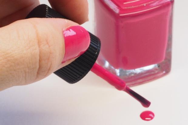 Trucos caseros para limpiar esmalte de uñas de tu ropa o alfombra |  Remedios | Hacks | nnda nnni | RESPUESTAS | MAG.