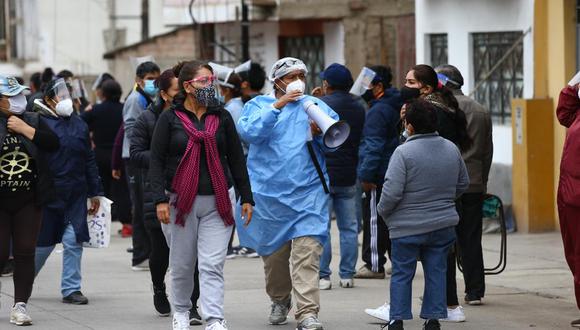 La cantidad de nuevos casos de coronavirus aumentó este lunes. (Foto: GEC)