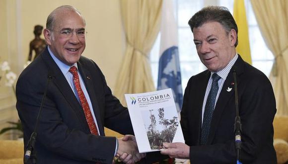 El secretario general de la OCDE, Ángel Gurría, junto al presidente de Colombia, Juan Manuel Santos. (Foto: Getty Images)