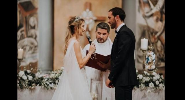 7. Diego Godín y Sofía Herrera: el sí quiero de la joven dupla se llevó a cabo en diciembre del 2018, en la capilla San José de Manga, ubicada en Montevideo. (Foto: EFE)