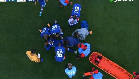 André Carrillo sufrió lesión y se retiró en camilla del Al-Hilal vs Wydad por el Mundial de Clubes | Foto: captura