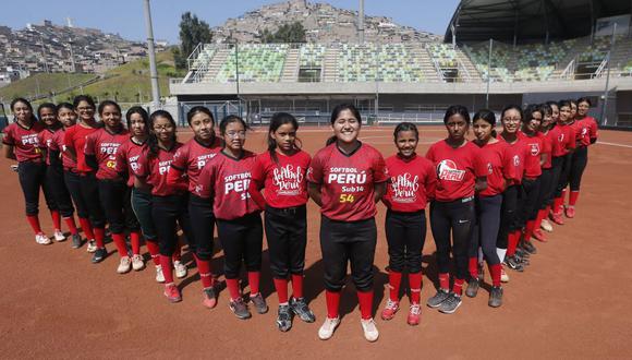Son 21 chicas en la preselección de la Sub 15 de la selección peruana de softbol. (Foto: Mario Zapata)