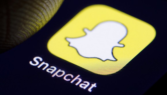 Snapchat es una aplicación móvil diseñada para realizar fotos y videos con una gran variedad de curiosos filtros; sin embargo, una adolescente le dio un uso más trascendental. (Foto: Thomas Trutschel/Photothek via Getty Images)