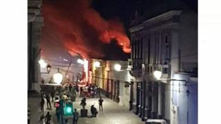 Trujillo: incendio en el centro de la ciudad afectó a casona