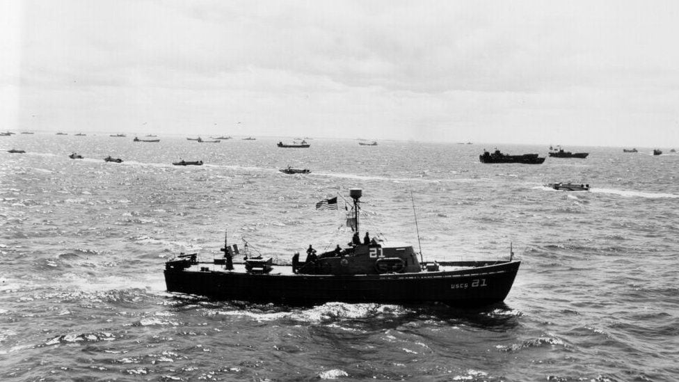 El horizonte del mar el Día D estaba plagado de barcos en apoyo de las tropas que desembarcaron. (GETTY IMAGES).