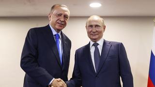 ¿Cómo Turquía se volvió el gran mediador entre Rusia y Ucrania?
