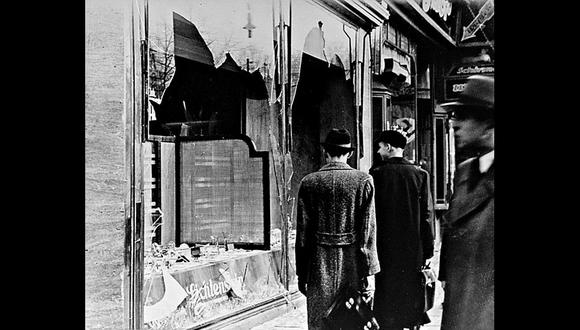 Varios negocios judíos y sinagogas fueron destrozadas aquella noche